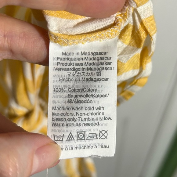 Madewell Agency Tie-Front Button Top in Pompano Stripe. Size Large Yellow White - Picture 7 of 9